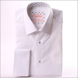 Chemise blanche à col et poignets mousquetaires à motifs carrés noirs