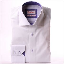 Chemise blanche à col et poignets à carreaux violets