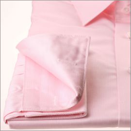 Gabardina tejido con puños de la camisa de color rosa