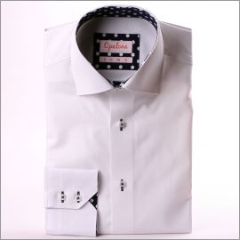 Chemise blanche à col et poignets à pois blancs sur fond marine