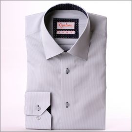 Chemise à fines rayures gris clair et blanches à col et poignets à petits pois blancs et bleus