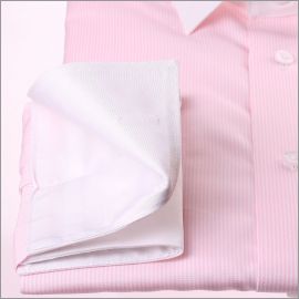 Rosa und weiße Streifen-Shirt mit weißem Kragen und Manschetten