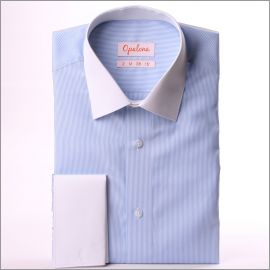 Camisa de rayas azules y blancas con cuello y puños blancos