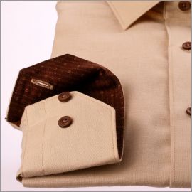 Chemise en lin beige à col et poignets à motifs marrons