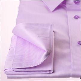 Chemise mauve à poignets mousquetaires, tissu gabardine