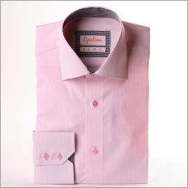 Rosa y camisa blanca rayas, cuello y puños a cuadros blanco y negro