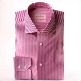 Fucsia y rayas blancas camisa con cuello de corte transversal