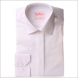 Wit poplin shirt met een bedekte plaket