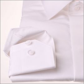 Wit poplin shirt met een bedekte plaket