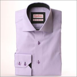 camisa de color lila con cuello gris modelo gota y puños