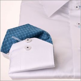 Weißes Hemd mit grau-blaue Flecken Kragen und Manschetten