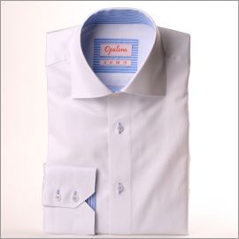 camisa de espina de pescado blanco con cuello y puños de la raya azul