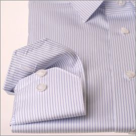 Chemise blanche à fines rayures bleues