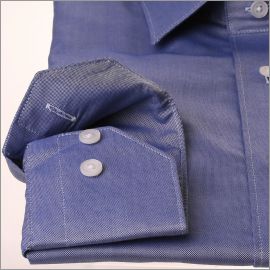 Camisa Oxford de color azul oscuro