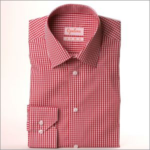 Camisa a cuadros rojos