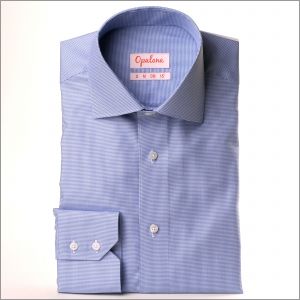 Camisa azul y blanca de pata de gallo