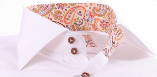 Chemise blanche à col et poignets à motifs beiges