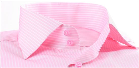 Chemise rose à rayures blanches et poignets mousquetaires