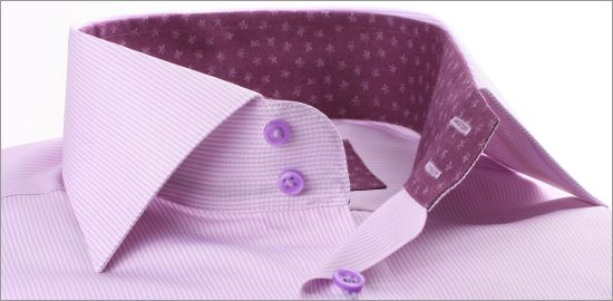 Chemise à poignets mousquetaires rayée mauve et blanche, col à motifs violets