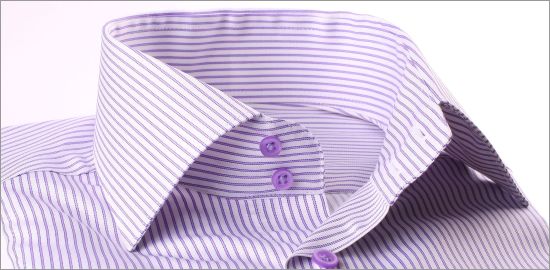 Chemise blanche à rayures mauves