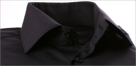 Chemise noire tissu popeline à poignets mousquetaires