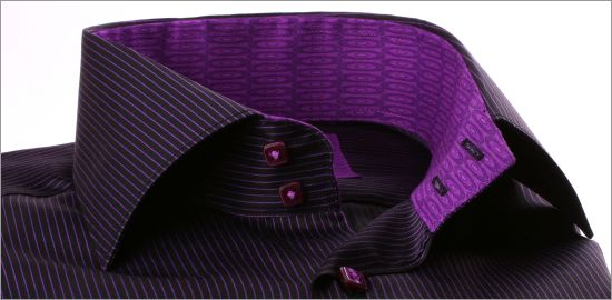 Chemise noire à rayures violettes, col et poignets à motifs violets