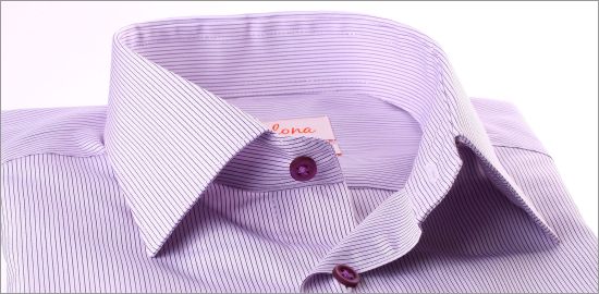 Chemise mauve à fines rayures violettes et poignets mousquetaires