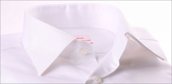 Chemise blanche à poignets mousquetaires tissu gabardine