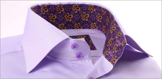 Chemise mauve à col et poignets à motifs fleuris violets