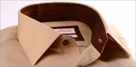 Chemise en lin beige à col et poignets à motifs marrons