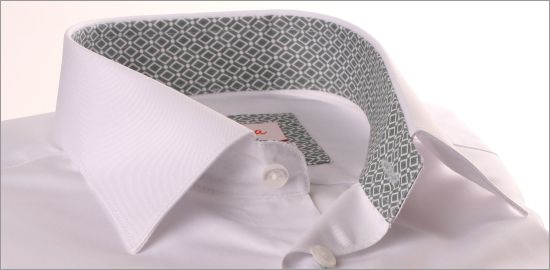Weißes, französisches Stulpenhemd mit grauem Diamantkragen und -bündchen