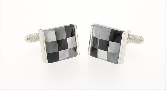Bouton de manchette damier en nacre et onyx