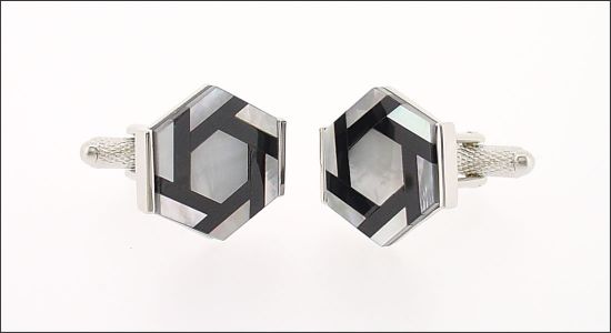 Bouton de manchette hexagone en nacre et onyx