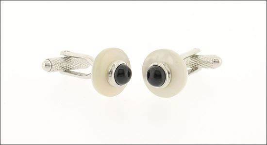 Boutons de manchette ronds en nacre et sa perle d'onyx