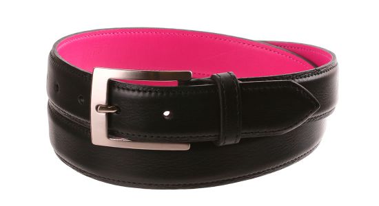 Black leather belt with a fushia reverse