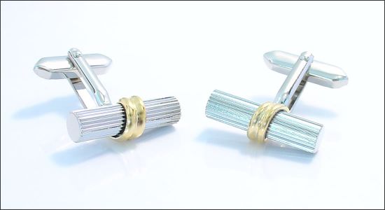 Bouton de manchette bâtonnet strié et sa couronne dorée
