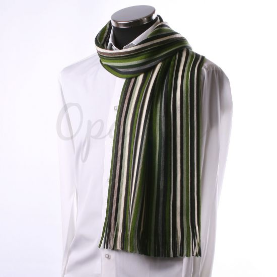 Verde, gris y bufanda a rayas color crudo